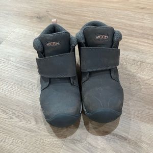 Keen Kids Shoes in Dark Gray
